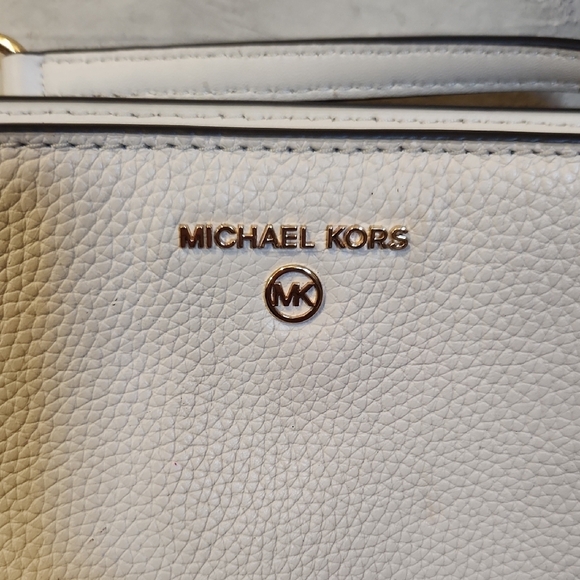Michael Kors Cream Crossbody Bag - Picture 5 of 12